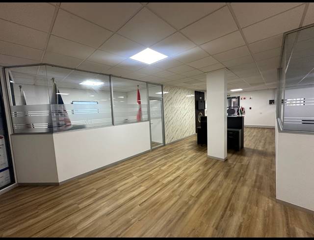 225M² OFFICE TO LET IN CENTURY CITY
